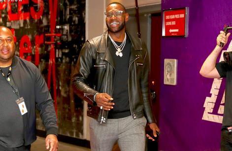 拜仁慕尼黑客场大胜沙尔克04（拜仁客场横扫沙尔克04）