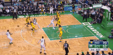 赫内斯：巴萨的债务超过13亿欧元，但在西甲却相安无事（赫内斯称巴萨负债逾13亿欧元，仍在西甲安然无恙）