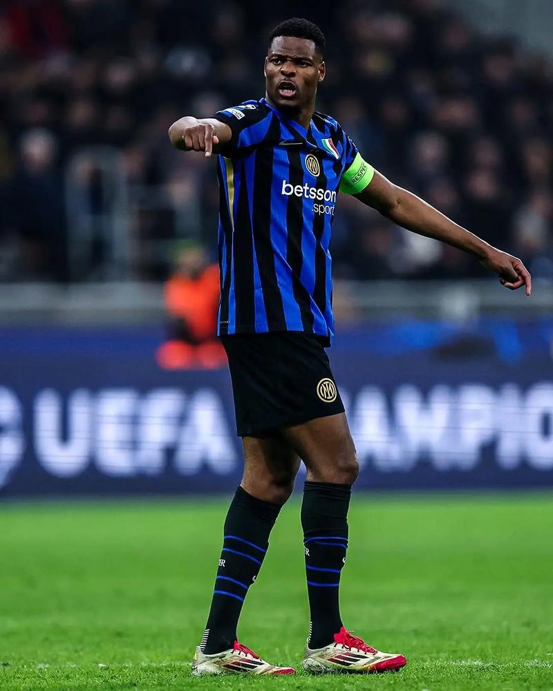 状态出色！哈登半场17分5助，伦纳德轰下18分