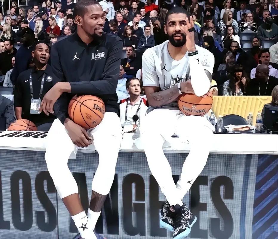 刘殿座获奖感言：感谢每一位身边的人，愿中国足球越来越好（刘殿座领奖致辞：感谢身边每一个人，祝愿中国足球蒸蒸日上）