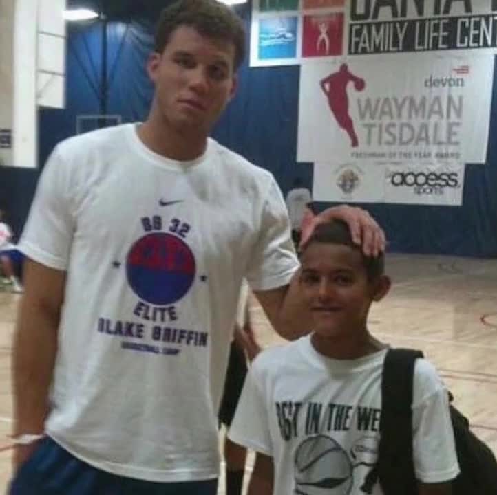 六台嘉宾：阿隆索输曼城就下课，皇马还没官宣是担心欧冠惨败（六台评论：若输曼城阿隆索恐遭下课，皇马迟未官宣因忧欧冠惨败）