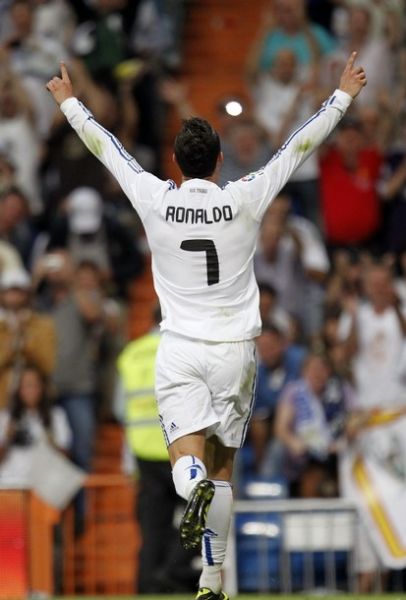 西甲：巴萨4-1大胜瓦伦西亚（西甲：巴萨4比1轻取瓦伦西亚）